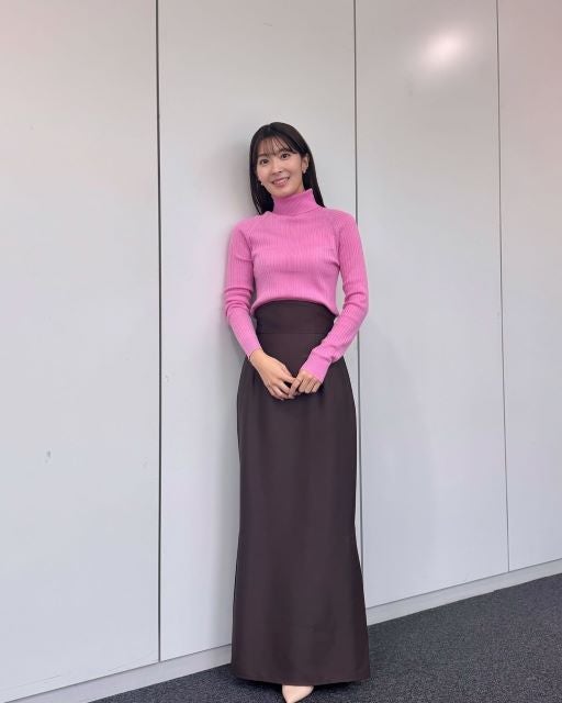テレ朝アナ・荒井理咲子、冷え込む朝の「タートルネック」姿にファン歓喜！