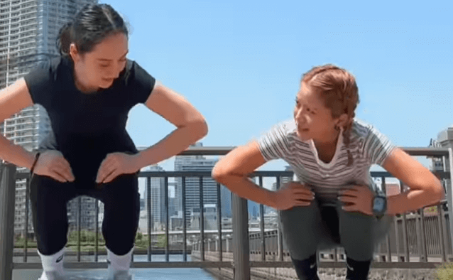 「ビョーン、カワイイー」美女スポーツタレント、カフェショット＆仲間との伸び伸びムービー披露！ファン歓喜「あなたの笑顔が大好きです」