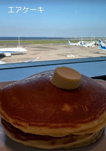 ここでこれ食べる！？お笑い芸人の空港ショットが話題に