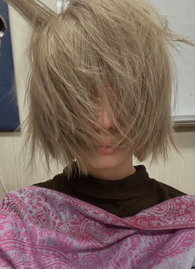 櫻坂46・藤吉夏鈴、小顔すぎて髪を乾かすも顔が見えなくなる