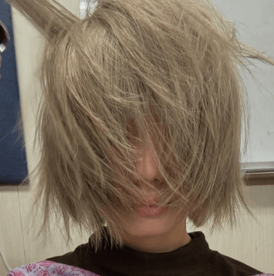 櫻坂46・藤吉夏鈴、小顔すぎて髪を乾かすも顔が見えなくなる