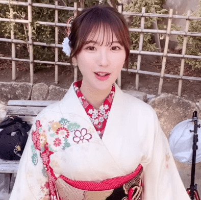 「どうして私、幼く見えるの？」苦悩する現役女子大生レースクイーン、”小梅振袖姿の動画”に大絶賛