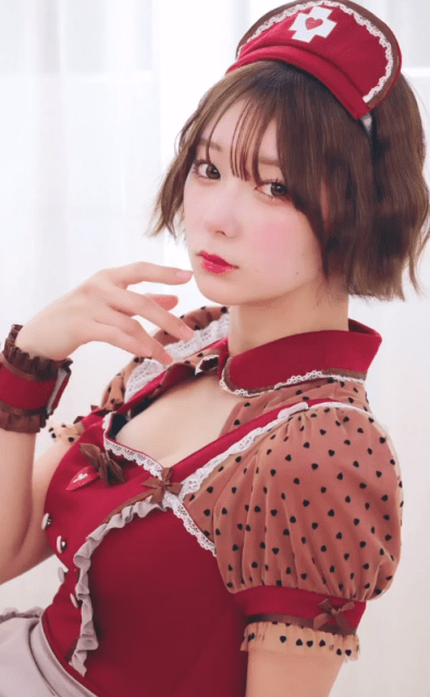 人気コスプレイヤー・レイラ、激カワ「ミニスカメイドナース」コスムービーにファン歓喜！