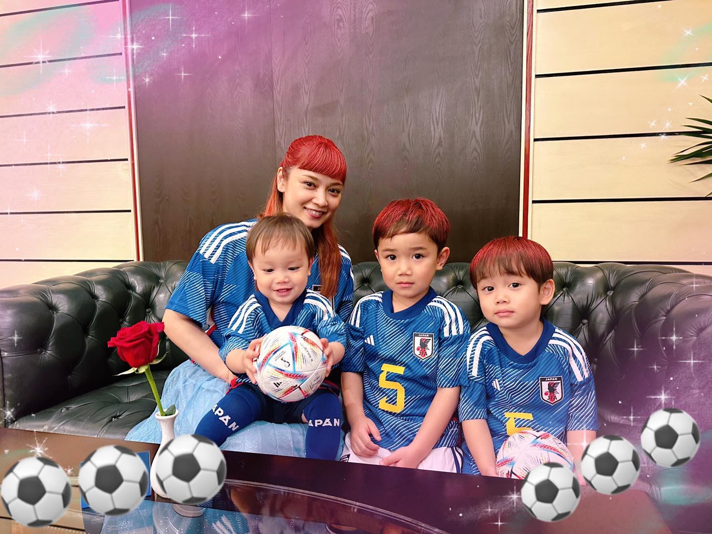 🌈平愛梨が夫・長友と"お揃い"赤髪＆ユニフォームを披露⚽️❤️イケメン息子の顔出しショットも📸