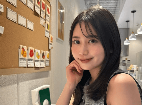 「きやああ〜、めちゃかわいいです！」ラグビー美女子、カフェで魅せた“スムージー・ショット”が激キュートだとファン魅了