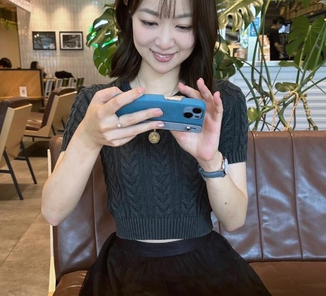 磯貝初奈の新調したスマホケースが可愛いと話題に！