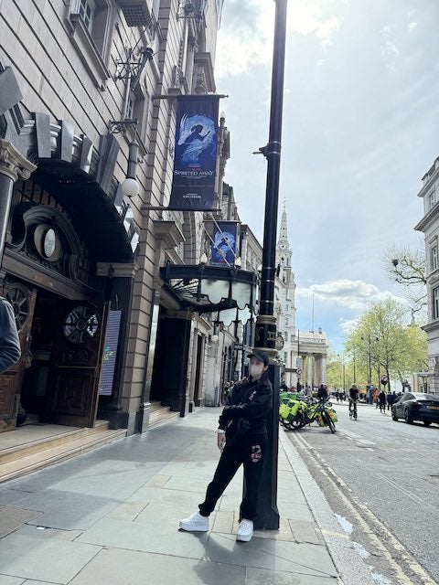 橋本環奈 ロンドンで発見した乗り物に大興奮?!