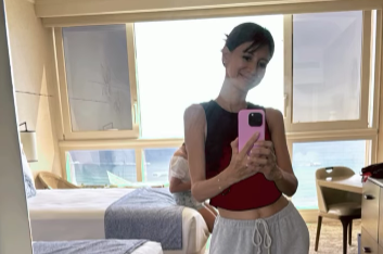 吉川ひなの、家族でハワイの「ステイケーション」を満喫！