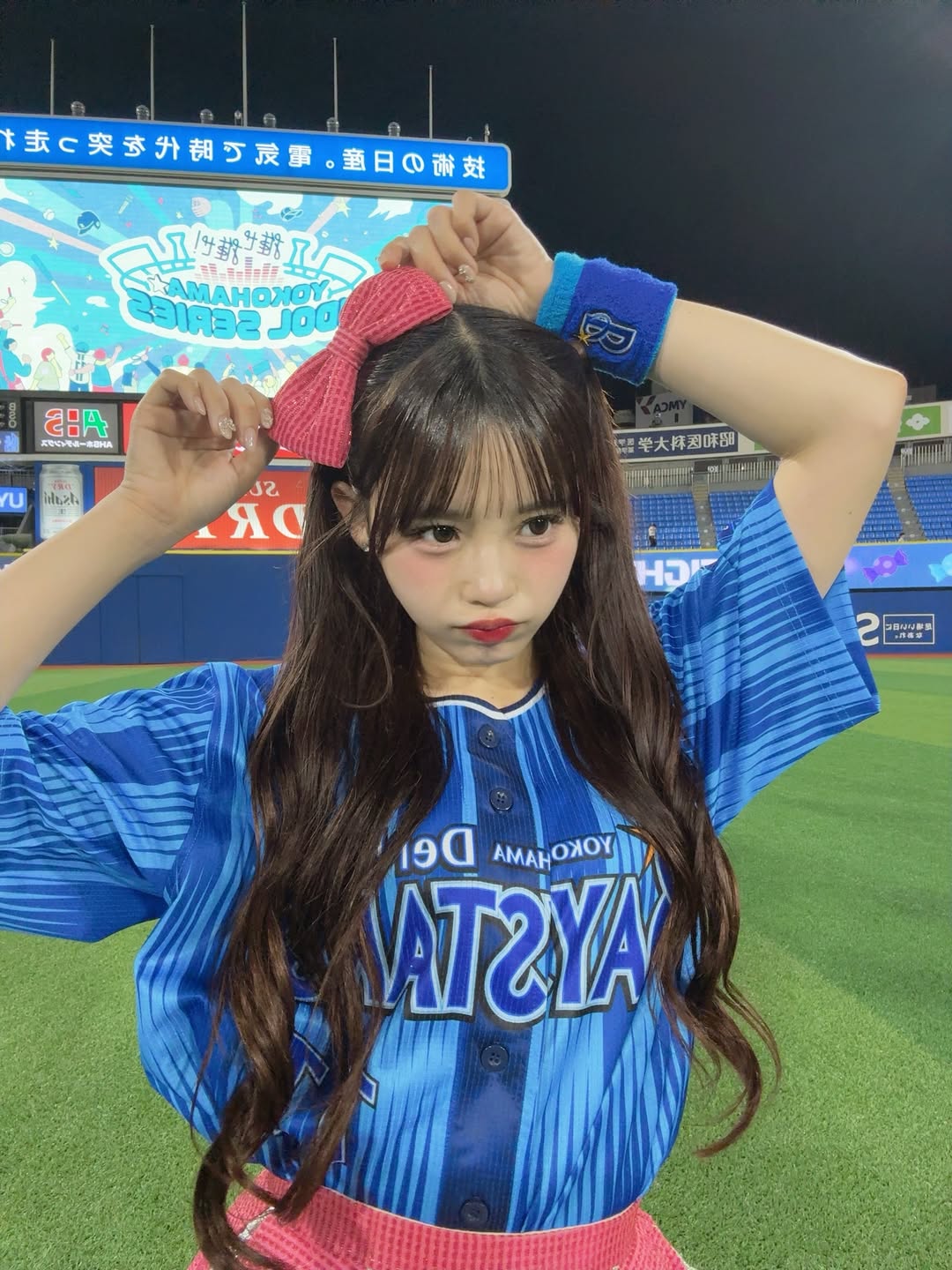 「どの写真も可愛い！」CANDY TUNE・村川緋杏、横浜スタジアムで始球式をした際のオフショットを大公開