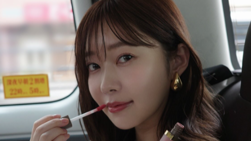 指原莉乃がメイク愛用品を公開！K-popアイドルも愛用のリップが話題に「私も最近05番にハマってる」