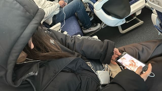 予習でお疲れ？戦隊ヒーロー新作出演の今森茉耶、爆睡中の姿を激写される