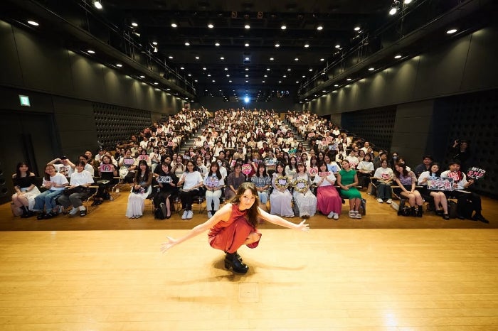 ファンには最高の時間！！菜々緒、初ファンミで笑顔あふれる交流