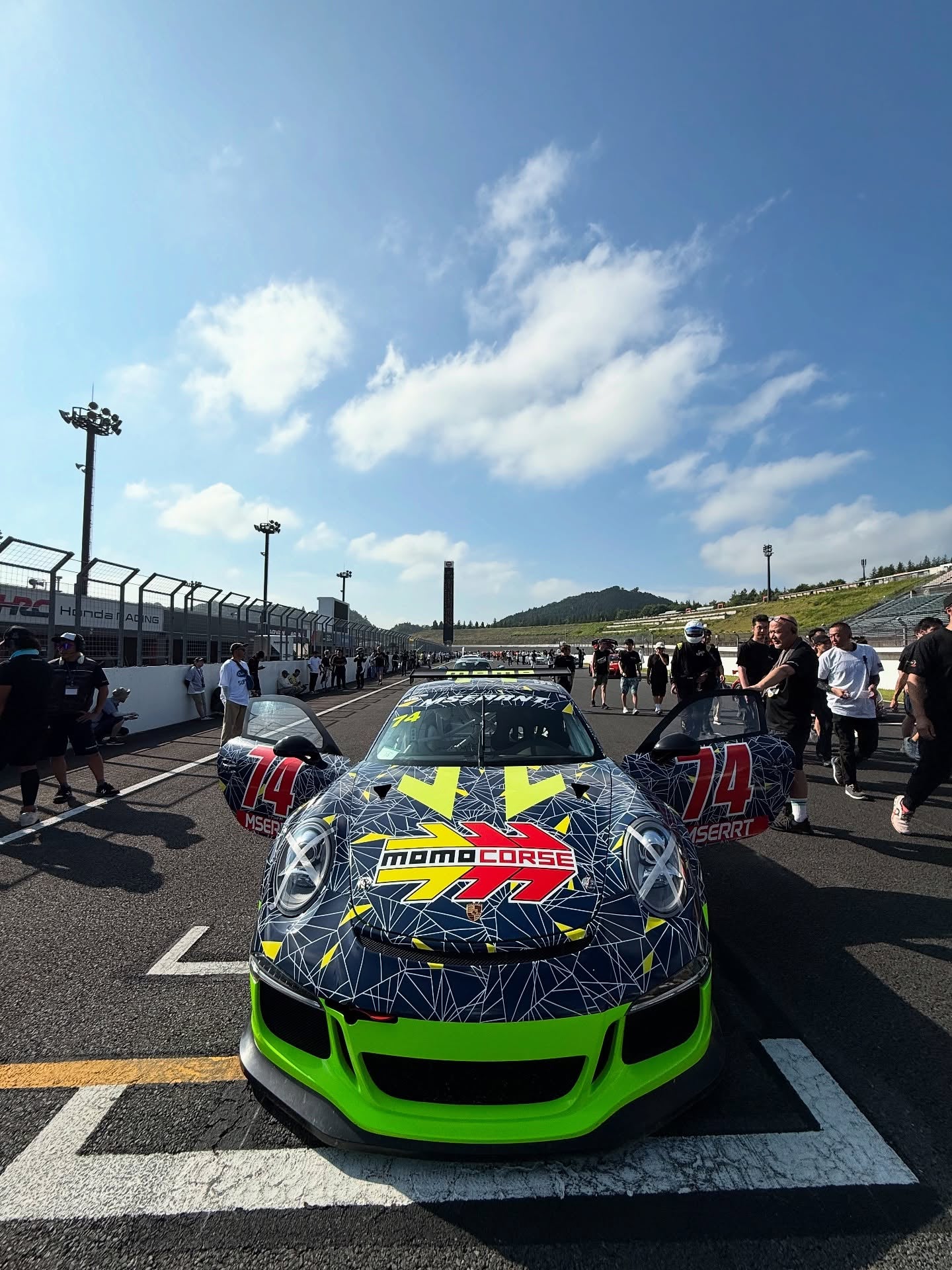 長瀬智也、初の四輪レースに参戦　ポルシェ911で12時間耐久をサポート走行