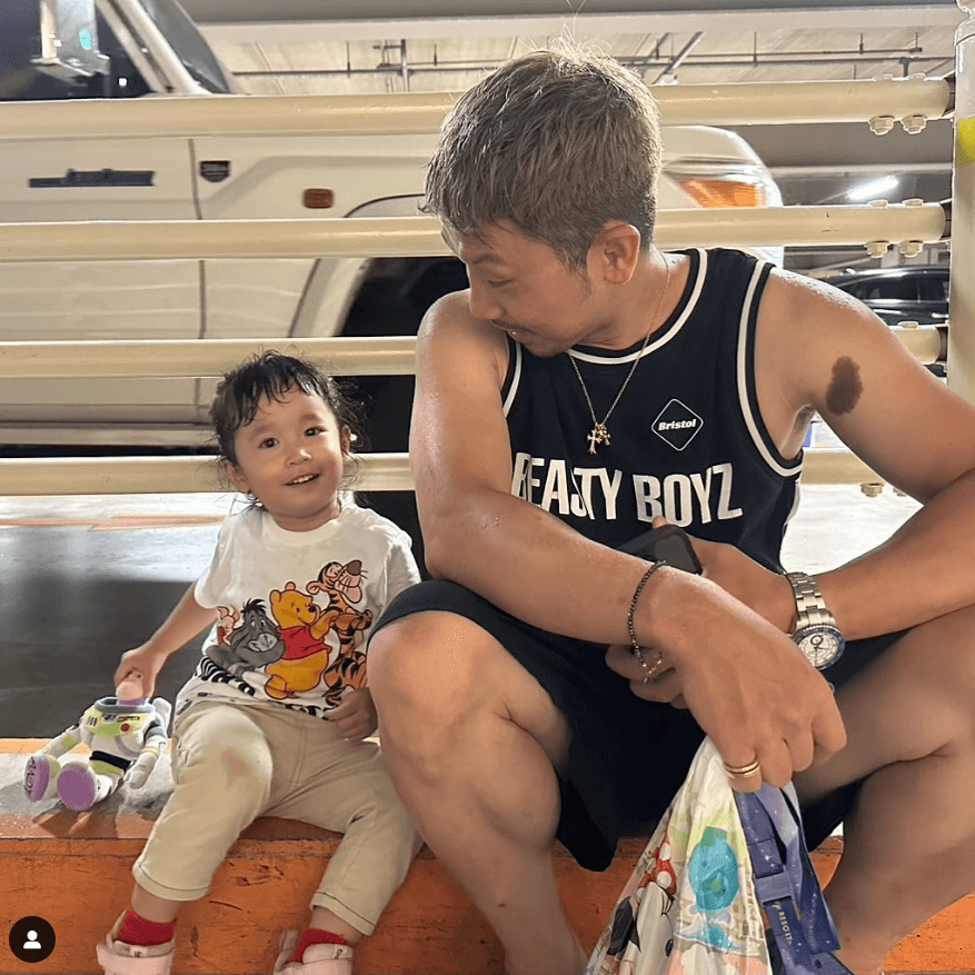 元プロボクサー粟生隆寛、ディズニーランドでの満足感をシェア