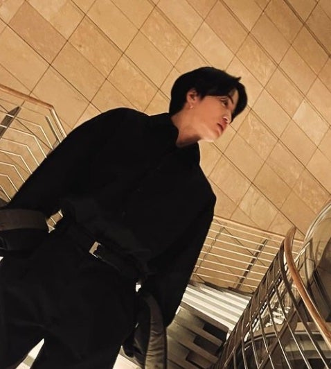 「3度見くらいした」菊池風磨、キメ顔ショットの足元にまさかの異常