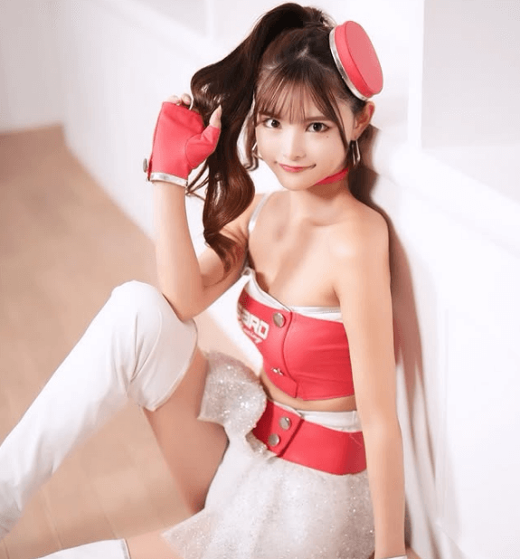 「高めポニーテールだよ」人気レースクイーン、常夏リターンズの色気MAX・サマーショットを披露しファン悶絶！