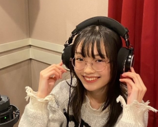 山﨑愛生、新年初ラジオ放送を報告「メガネめいも登場！」