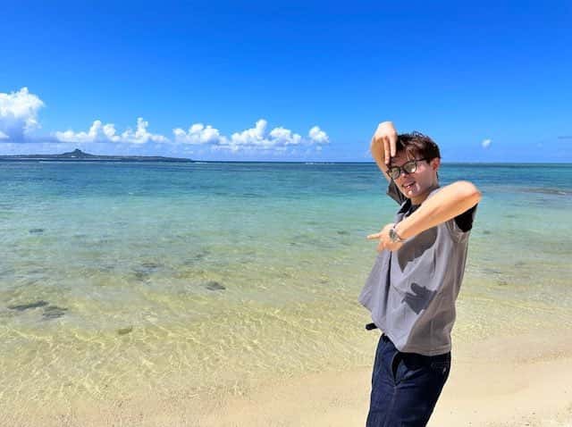 高橋藍が海を満喫🌊爽やかな最新ショットを公開📸