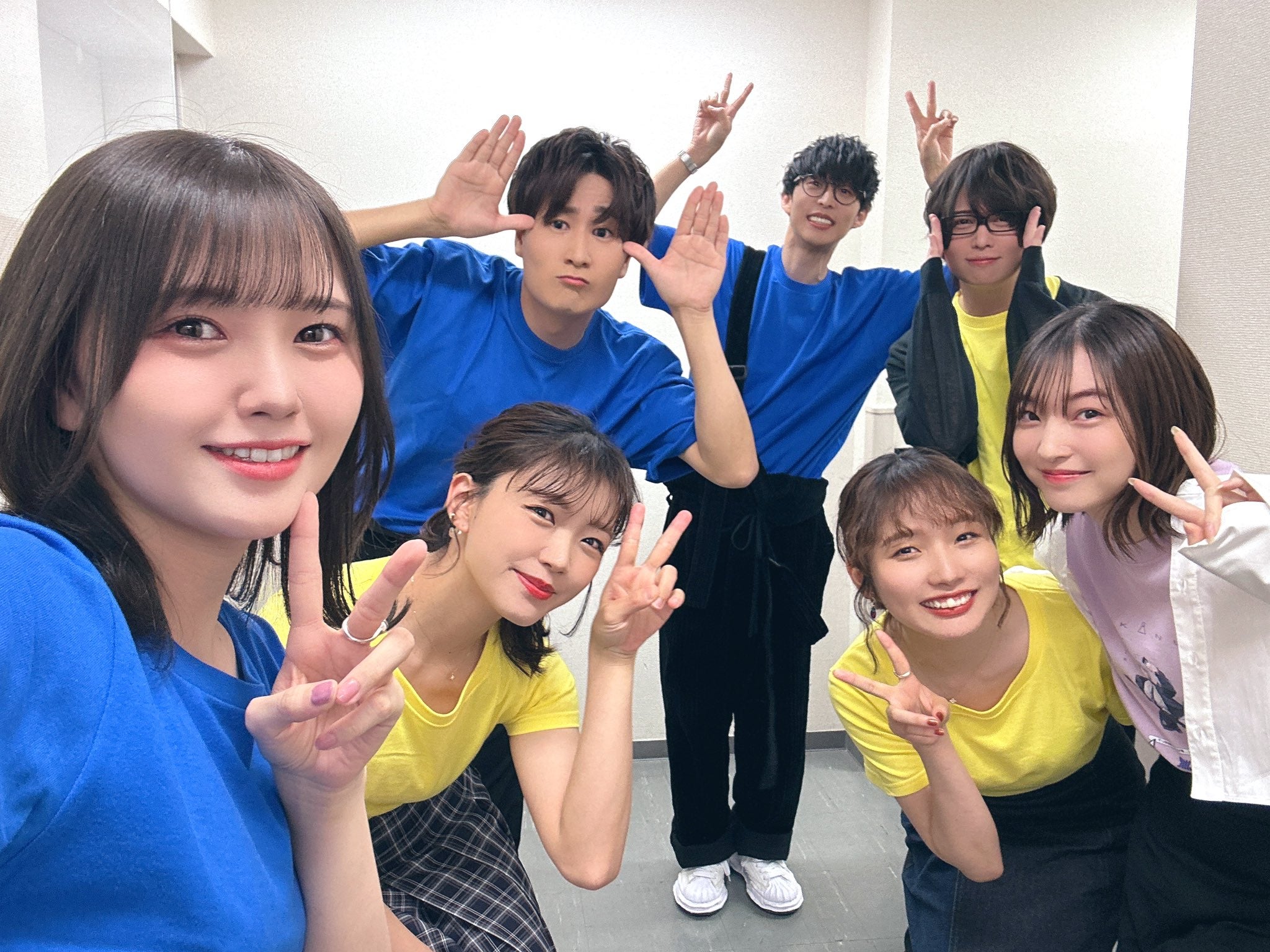 青春を感じる🌸グリッドマン声優たちによるクラT集合写真✨