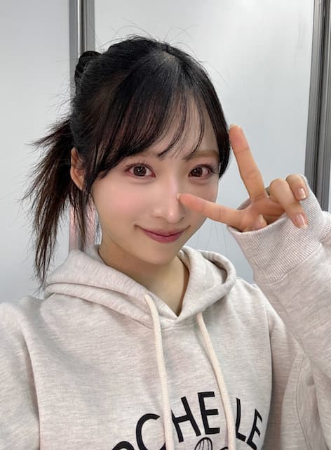 「嬉しかったぁ…。」小栗有以の“オンラインお話し会”オフショットにファンからコメント殺到！