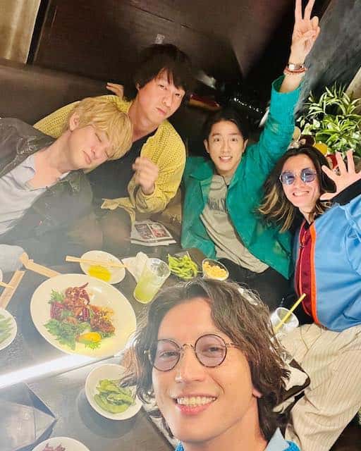 「家族写真みたい📸💭」関ジャニ∞のほろ酔い鑑賞会ショットが話題に✨