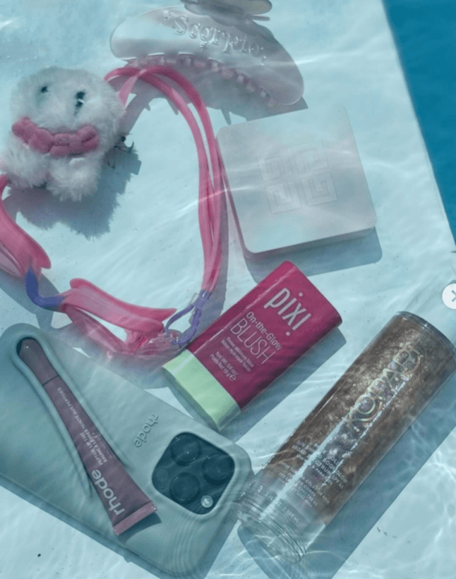 佐田真由美、Instagramで近場でも楽しい夏をシェア！昼のプールと夜の海を満喫