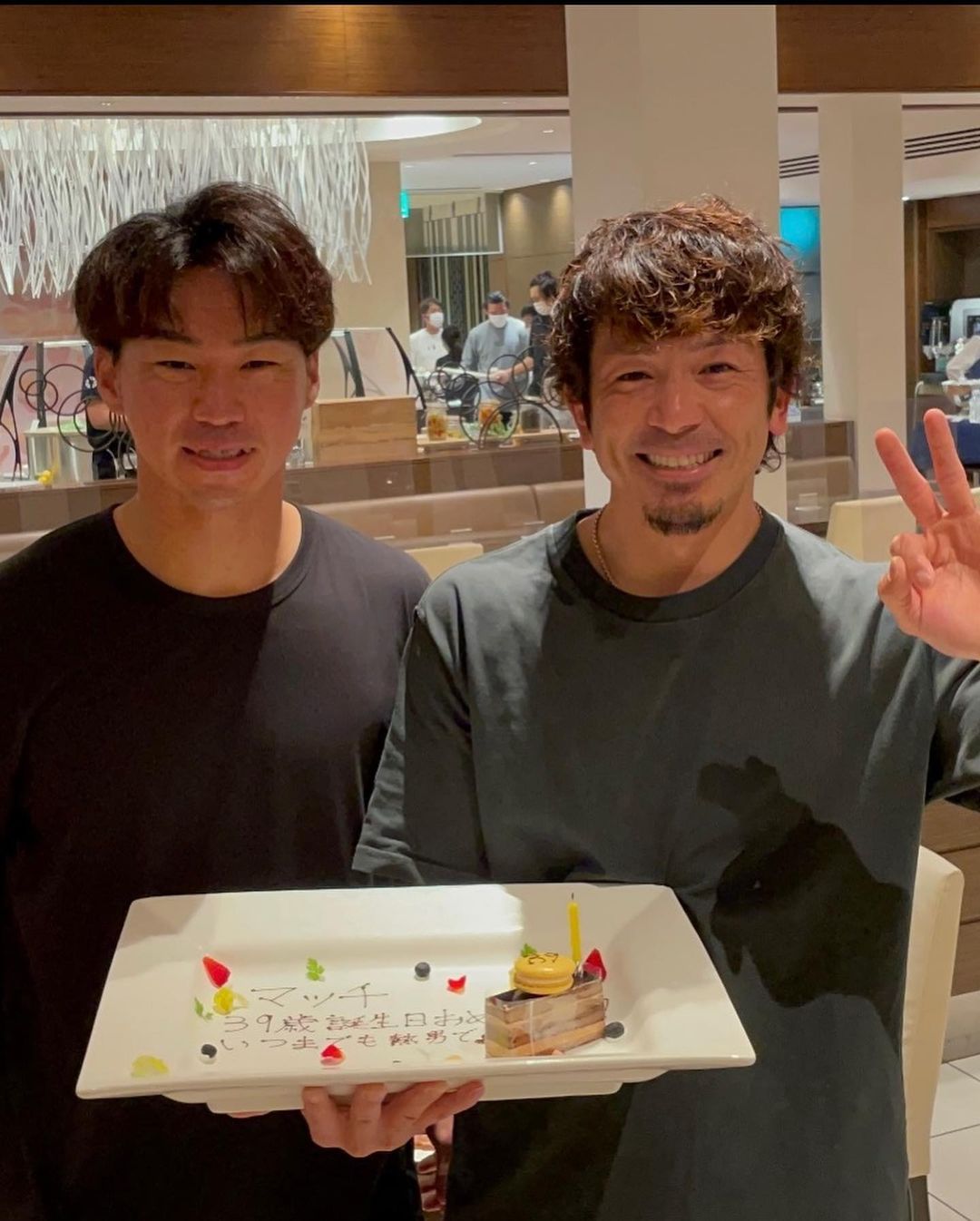 「松田女子も泣きました😭😭😭」松田宣浩のサプライズ誕生日に感激の嵐😳😳⁉︎