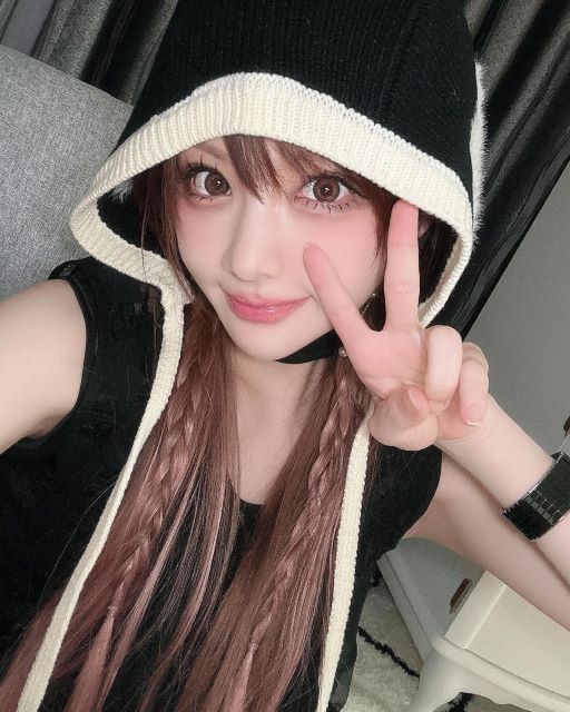 「おしゃカワニット帽」でパシャリ！の田中れいなが可愛すぎると話題！