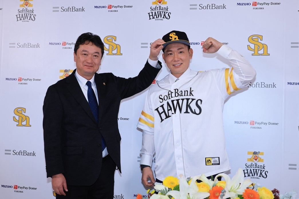 「ルーキーみたいで新鮮」中村稔弥、新天地ホークスでの決意表明にファン胸熱