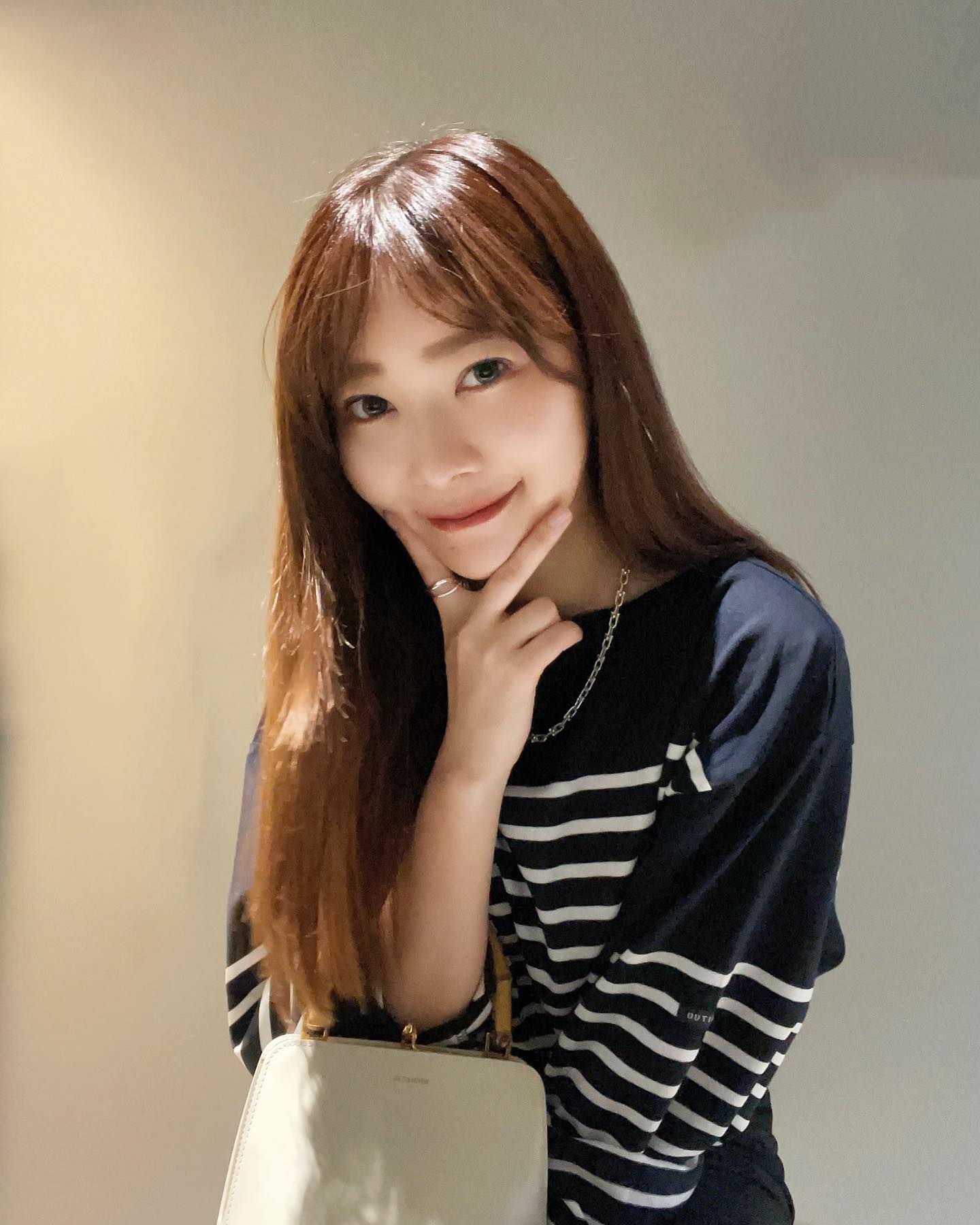 指原莉乃さん、ツヤツヤの髪が際立つショットを公開✨本当にジム終わり...⁉️