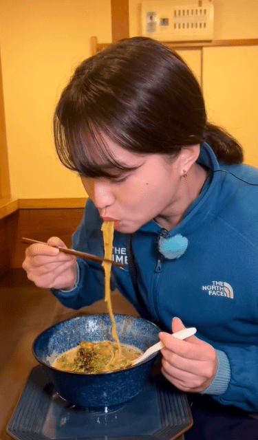 TBS篠原梨菜アナ、『CURRY辣々麺』を朝から爆食！納得の旨さに