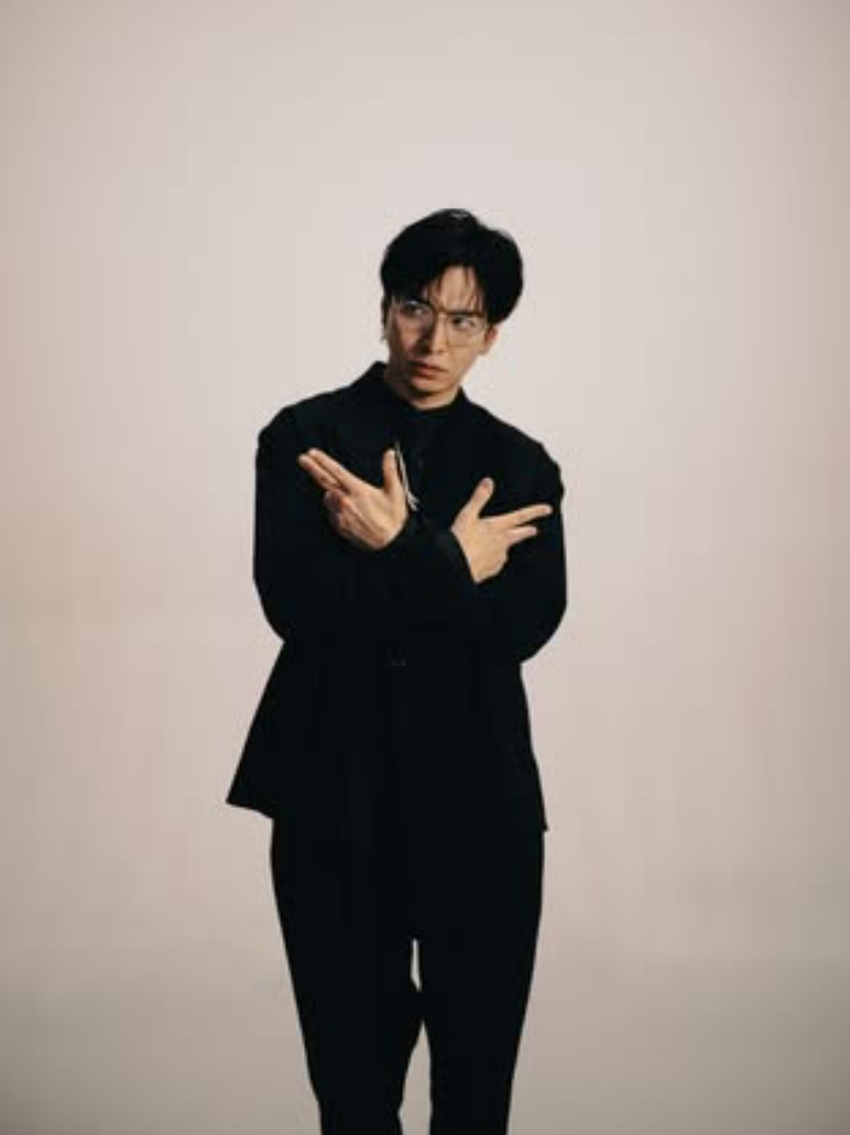 生田斗真、スタイリッシュなポーズを決めてインスタ更新！