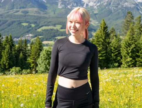 「ギザギザのお山、美しすぎたよ」金髪の美女ランナー、オーストリアで魅せた"映えすぎ・トレイルランショット"を公開！