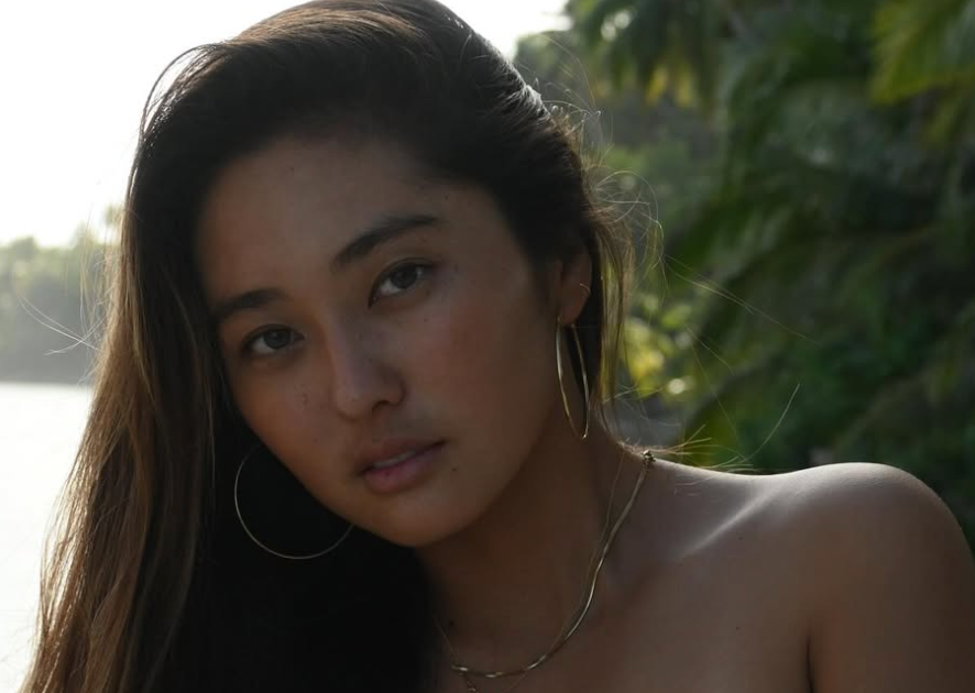 「かっこよすぎ」プロサーファー脇田紗良、黒ビキニ×サンセットの美麗ショットに称賛の声