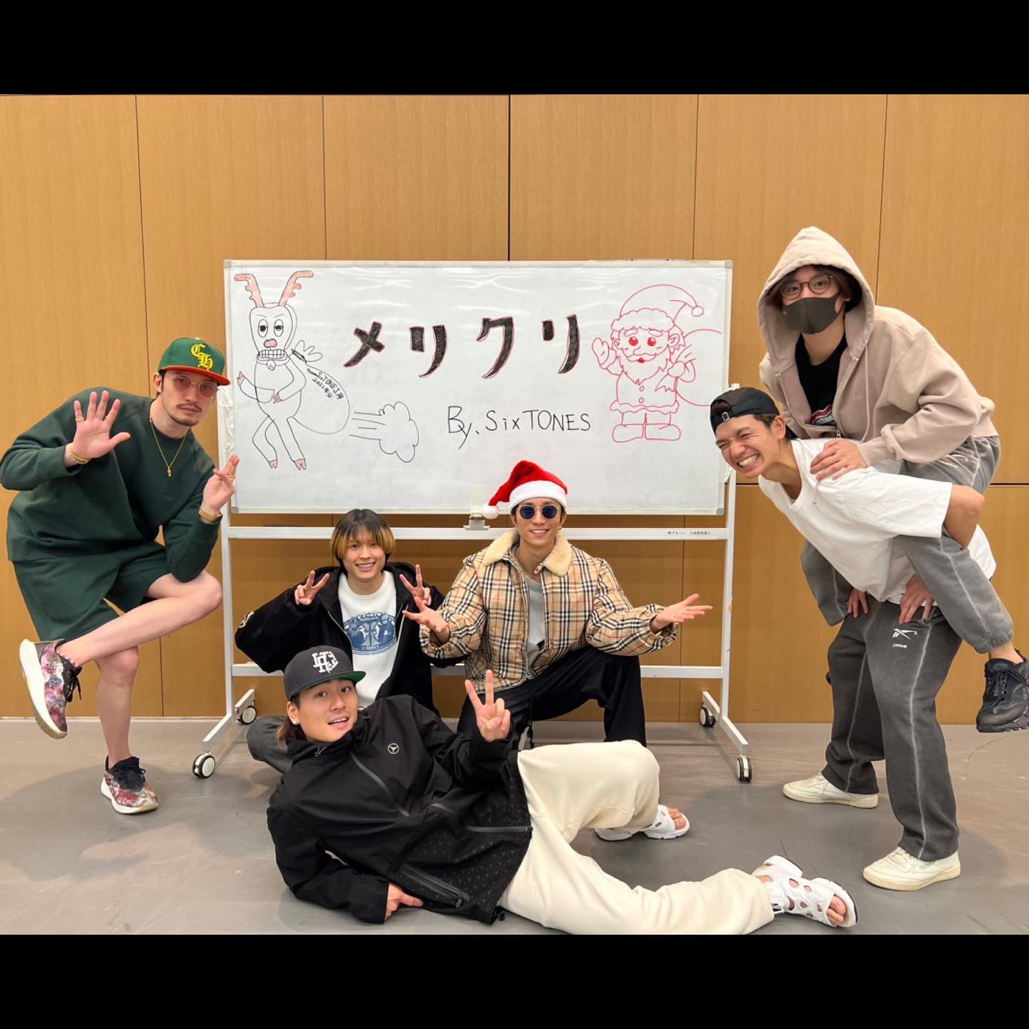 SixTONESが6人でクリスマスを満喫💎 可愛いイラストも👀
