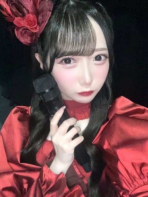 「今日も天才的に可愛い」≠ME・谷崎早耶がライブで披露した久々のヘアスタイル&メンバーとの仲良し2ショにファン大歓喜！