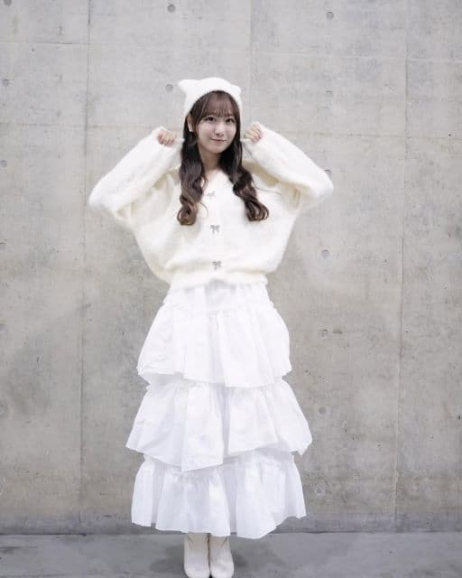 「あら！妖精さんですか？」＝LOVE・瀧脇笙古、猫耳の付いた帽子をかぶり全身ホワイトコーデできめる！