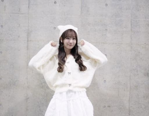 「あら！妖精さんですか？」＝LOVE・瀧脇笙古、猫耳の付いた帽子をかぶり全身ホワイトコーデできめる！