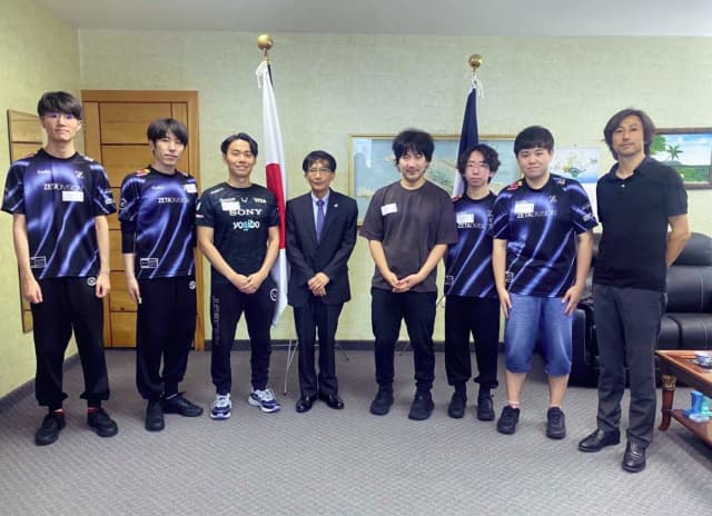 「在ドミニカ共和国日本国大使館に訪問させていただきました。」プロゲーマー・ももちらがドミニカの日本大使館へ訪問