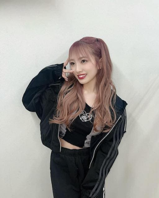 「もう全てがギャルでしかない」総監督退任で話題のAKB48・向井地美音がハイトーンギャルに👀