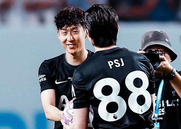 トッテナム退団のソン・フンミン、母国でのラストマッチに駆けつけたのは“あの人気俳優”