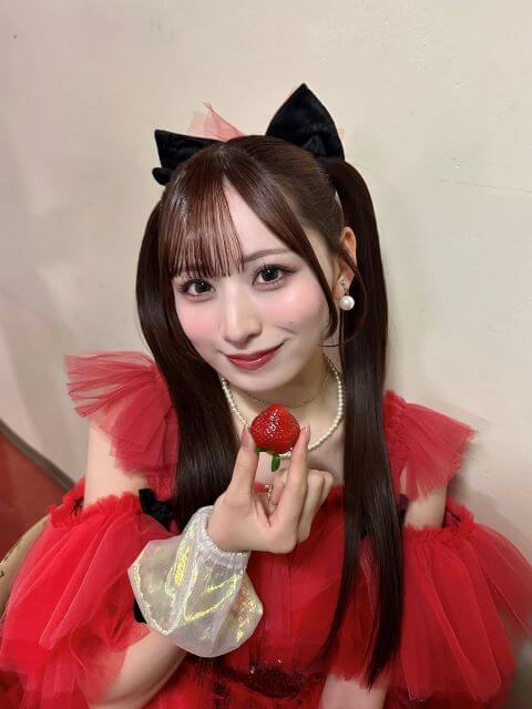 大人気アイドルが地元に凱旋！可愛すぎるオフショットが大反響！