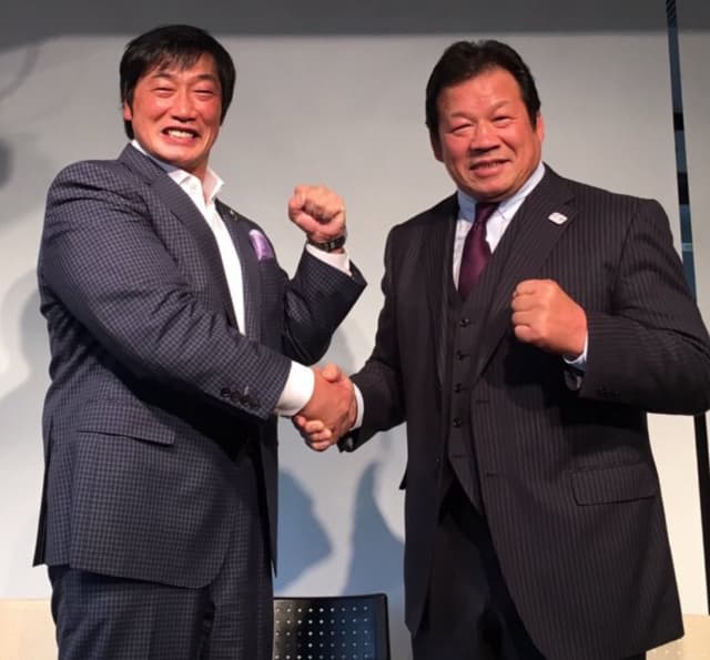 元プロレスラーの小橋建太、トークバトルでダブルドラゴンとバトル開始？