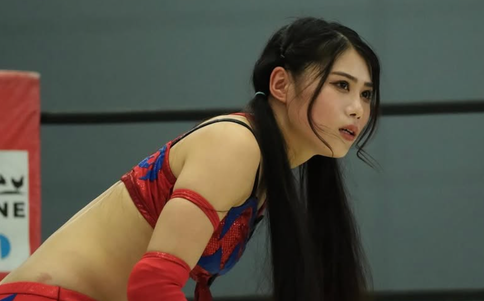 ツインテ＆超ロングヘアの橘渚、リング越しの“真剣顔”にファン注目