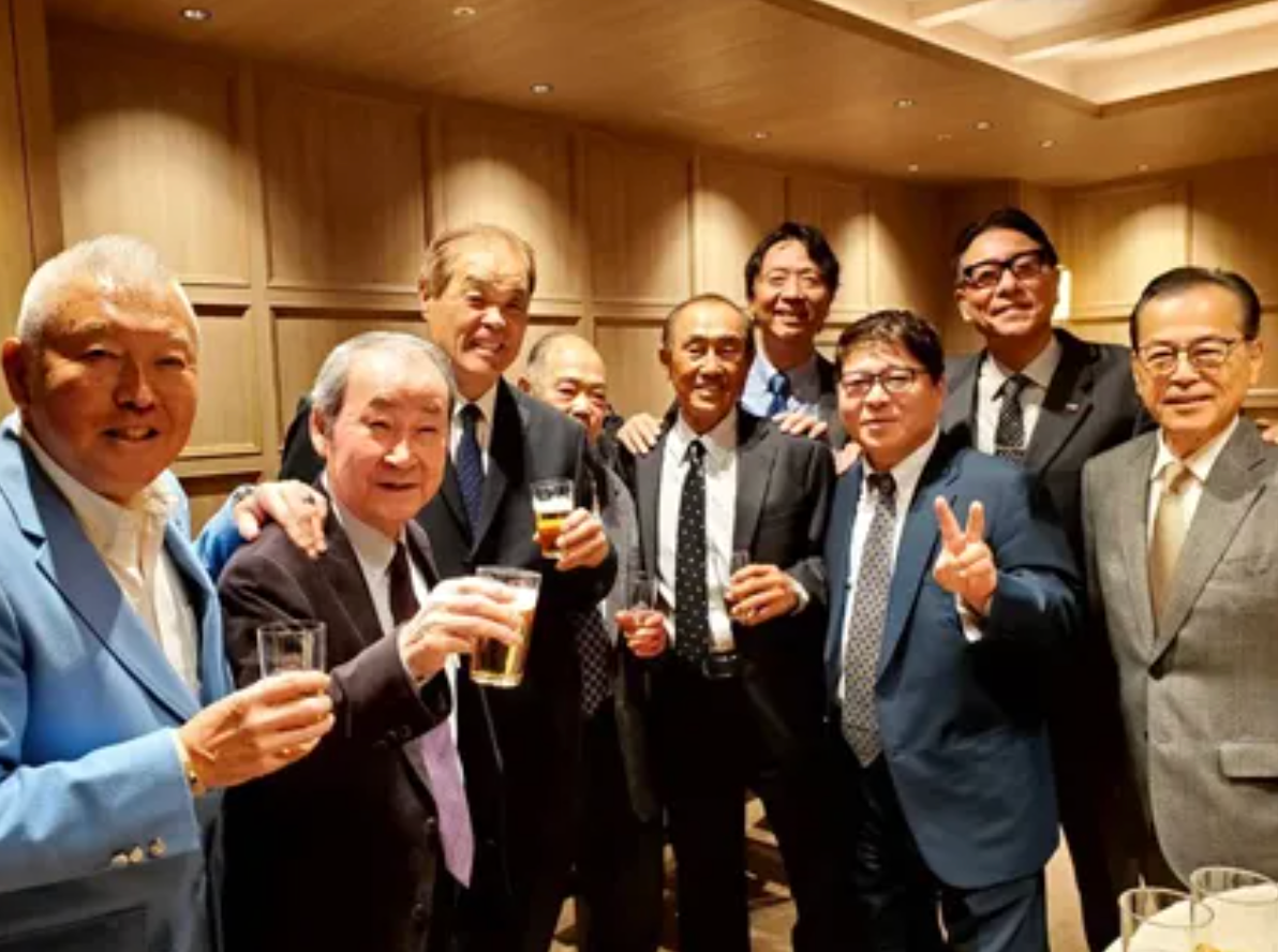 真中満、ヤクルトのOB会に出席し元チームメイトに激励