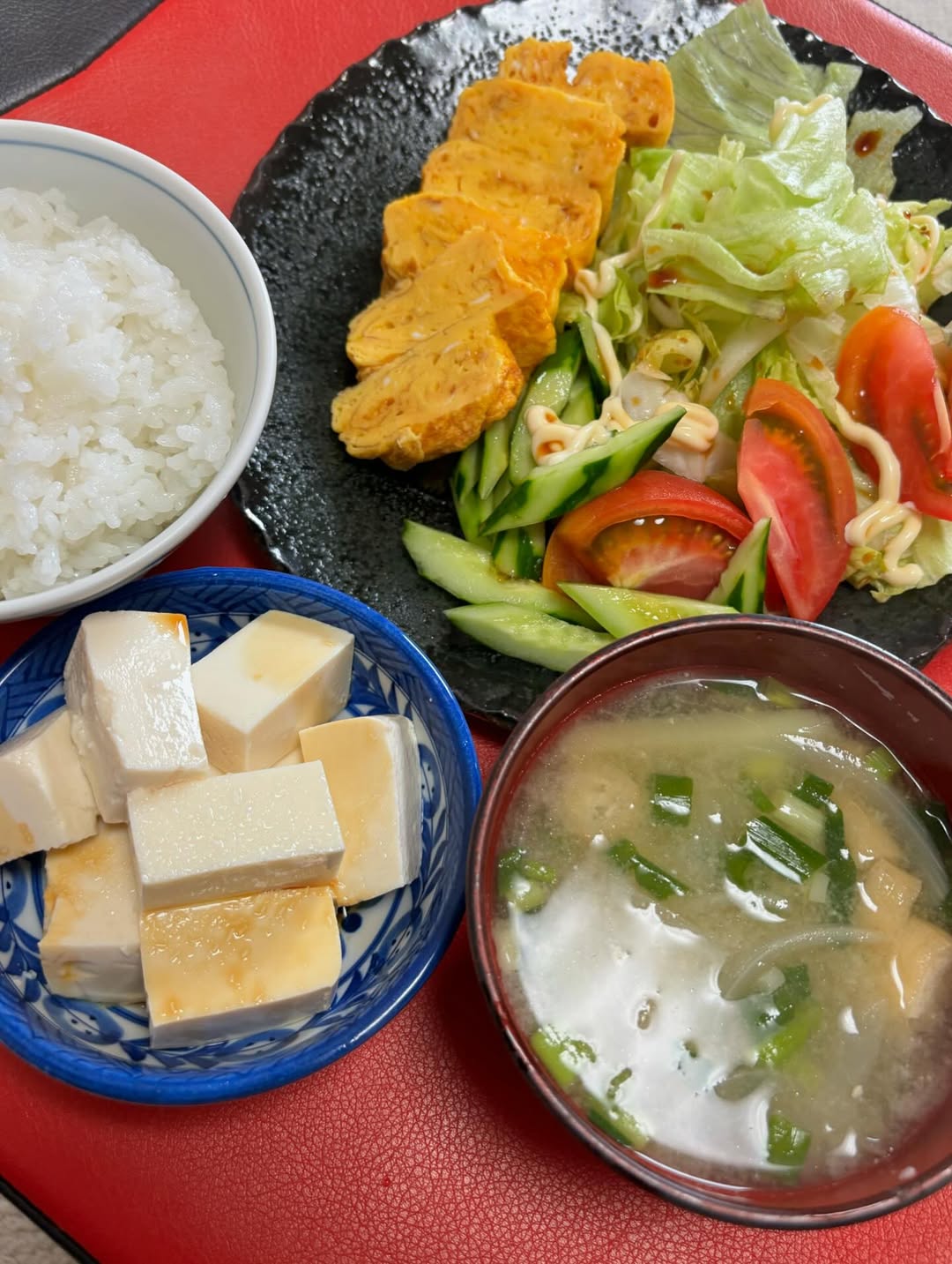 「朝メシ大好きな私は飛び起きたら米研いでいますからね^_^」お笑いタレント・村上ジョージ、本日の朝食写真を公開！