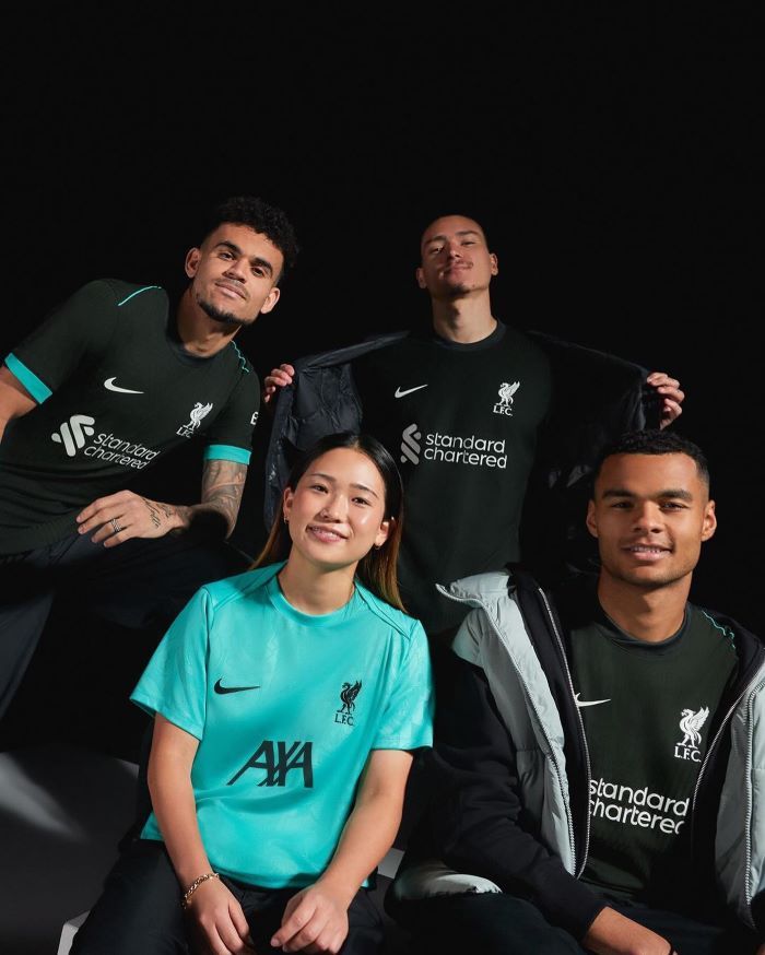 「えげつないメンツ」なでしこ長野風花が超豪華選手らと新ユニお披露目！