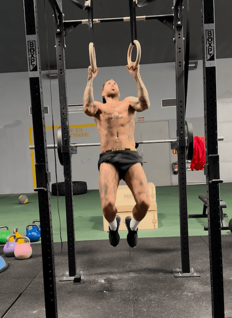 圧巻の肉体美！38歳ラモスがトレーニングの様子を披露