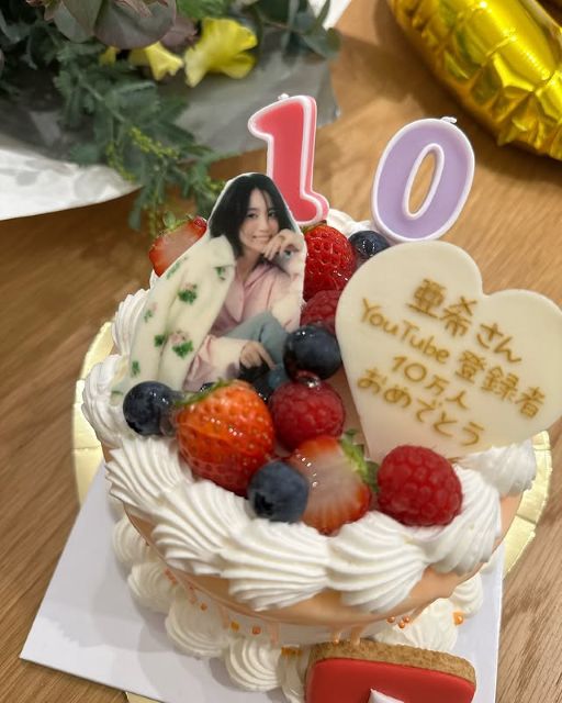 「YouTube登録者数10万人達成！」あの柔道家妻美人モデル、会社からのサプライズに歓喜の投稿！