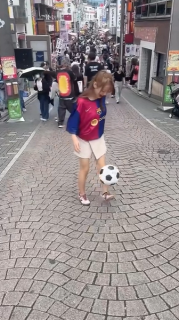 美人スポーツ系女子インフルエンサー、原宿竹下通りで華麗なリフティングムービー披露！